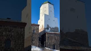 Старинный замок на холме, не понимаешь ты в Европе или где?…:)