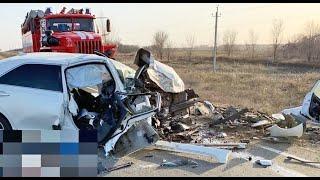 Лобовая Renault Megane и Toyota Camry:  два человека разбились в Оренбургской области