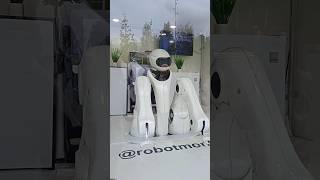 Робот-Продавец в парке Зарядье| #respect #travel #russia #москва #зарядье #робот #интересныеместа
