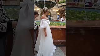 Необычная свадьба в ГУМе| #respect #travel #russia #shortvideo #москва #встреча #свадьба