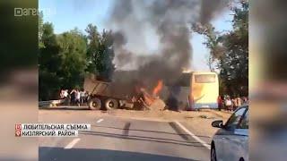 В Дагестане в ДТП с рейсовым автобусом погибли восемь человек