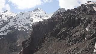 Панорама кавказских гор со склона Эльбруса