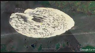 Гигантские кучи белого песка в Якутии