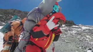 Непальский шерпа чудом спас альпиниста на Эвересте
