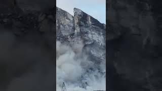 Кадры видео как часть Горы обрушилась обошлось без жертв
