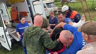 Вертолет МИ-8 МЧС России эвакуировал пострадавшего иностранного туриста с горы Казбек